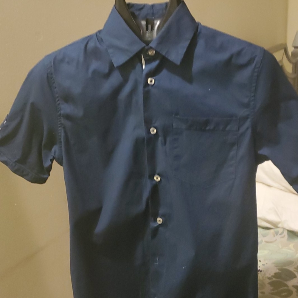 Tahari stretch blue short sleeved dress shirt